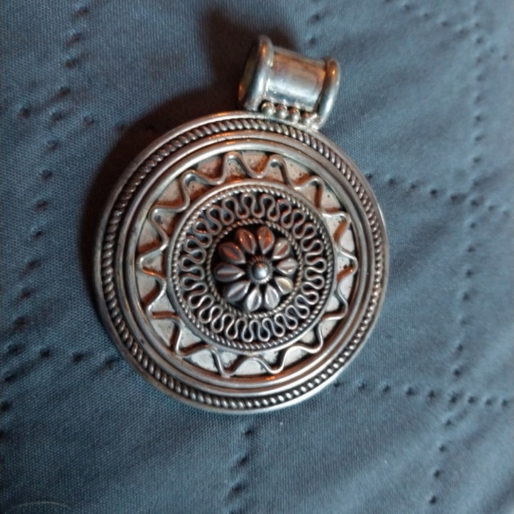 Elegant 925 Doug Paulus Mandala Signed Pendant